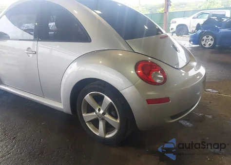 2006 Volkswagen New Beetle 2.5 from USA, damaged, VIN 3VWSG31C36M402659